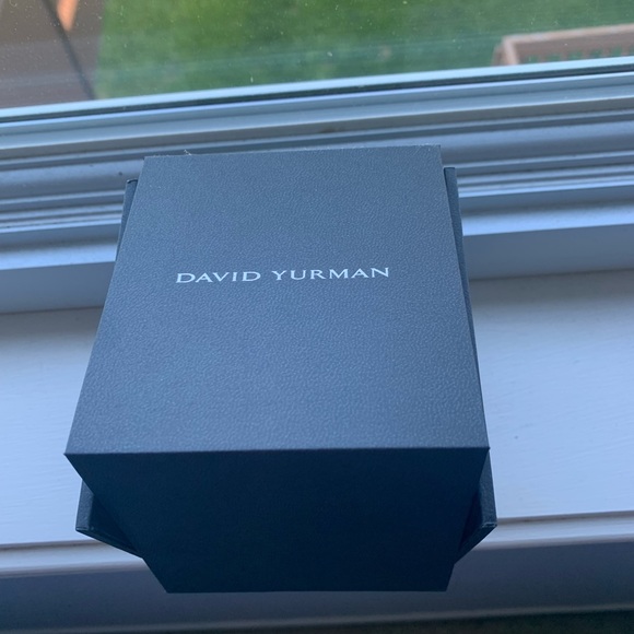 David Yurman Madison bracelet like new comes with box size 6 ton6.5 inches - Picture 2 of 3